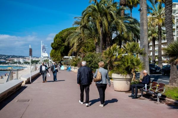 balade à pied sur la croisette cannes