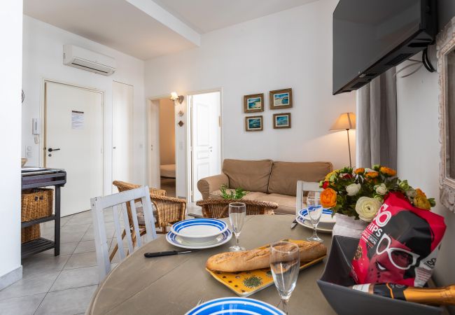 Apartment in Cannes - Logement situé à deux pas de la plage / LAT1101