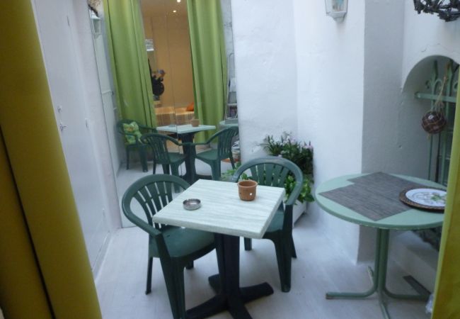 Apartment in Cannes - Charmant logement situé Place Gambetta / GIB262