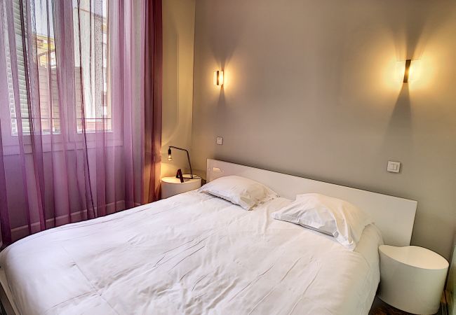 Apartment in Cannes - CIR3374 / SPACIEUX 3 PIECES RUE D'ANTIBES / LE CID Apartment in Cannes - CIR3374 / SPACIEUX 3 PIECES RUE D'ANTIBES / LE CID