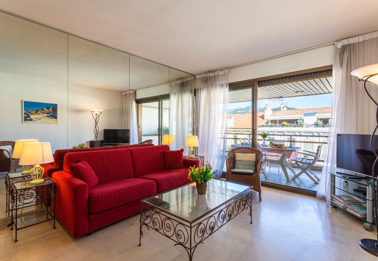 Apartment in Cannes - Grand 2 pièces avec belle terrasse / BAL584