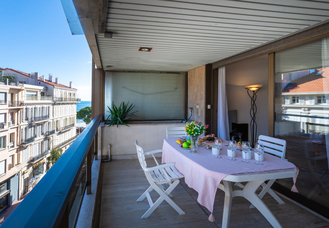 Apartment in Cannes - Grand 2 pièces avec belle terrasse / BAL584