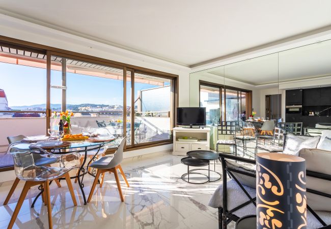  in Cannes - Appartement de luxe avec magnfique vue/ DEL562