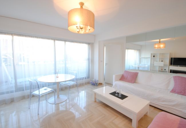  in Cannes - Magnifique appartement de luxe / LUI5376