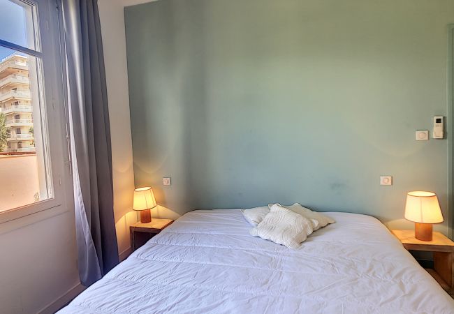 Apartment in Cannes - SAU310 / face mer Sur Croisette 3 chambres Apartment in Cannes - SAU310 / face mer Sur Croisette 3 chambres