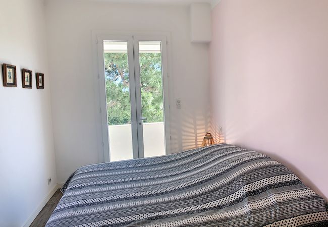 Apartment in Cannes - Sur Croisette 3 chambres / SAU310