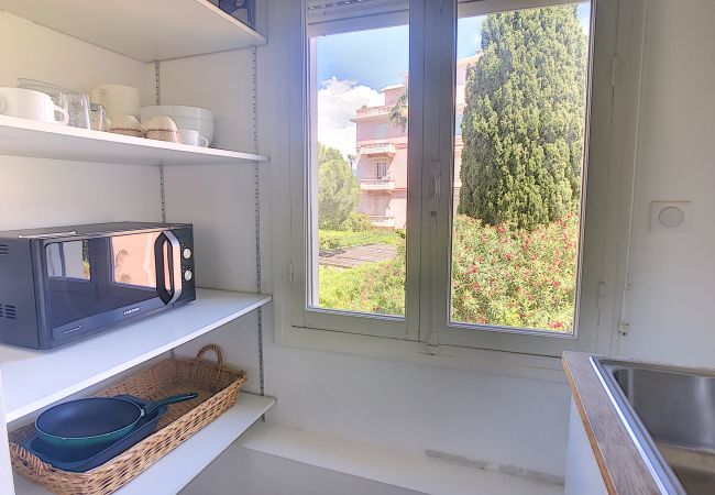 Apartment in Cannes - Sur Croisette 3 chambres / SAU310