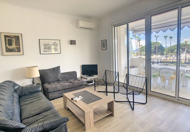 Apartment in Cannes - Sur Croisette 3 chambres / SAU310