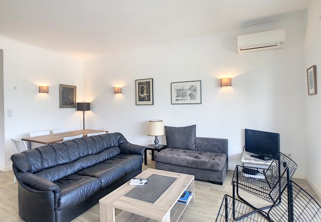 Apartment in Cannes - Sur Croisette 3 chambres / SAU310