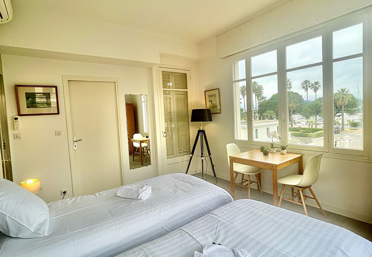 Apartment in Cannes - SAU310 / face mer Sur Croisette 3 chambres