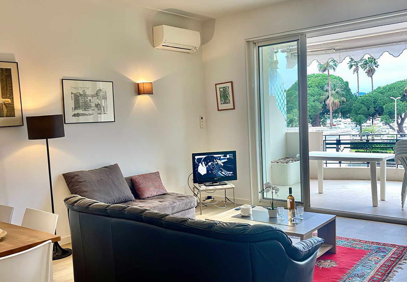 Apartment in Cannes - SAU310 / face mer Sur Croisette 3 chambres