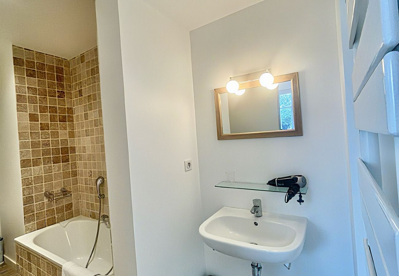 Apartment in Cannes - SAU310 / face mer Sur Croisette 3 chambres