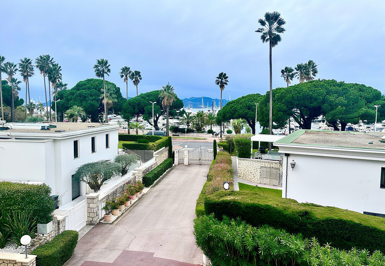 Apartment in Cannes - SAU310 / face mer Sur Croisette 3 chambres