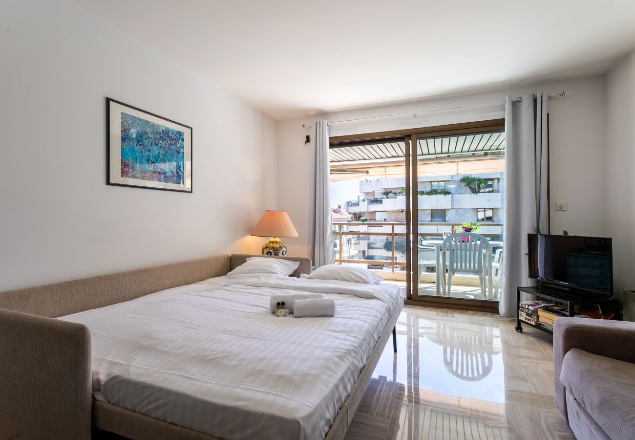 Studio in Cannes - BRA507 Studio avec terrasse residence Gray d'Albio