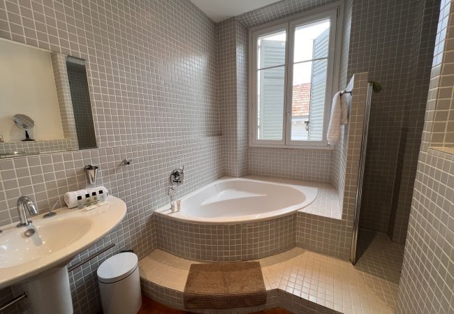 Apartment in Cannes - ZAC3562 / Spacieux 4 chambres centre ville Apartment in Cannes - ZAC3562 / Spacieux 4 chambres centre ville