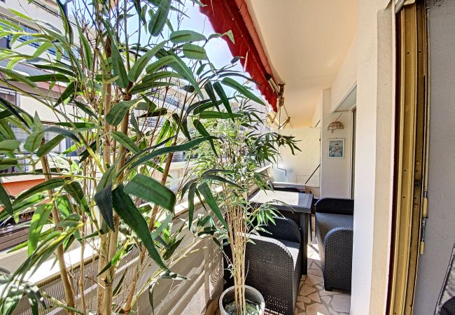 Studio in Cannes - Studio terrasse 2mn plage / 3417