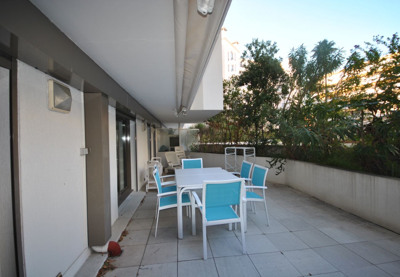 Apartment in Cannes - Sur Croisette 3 pièces piscine / SAD5586