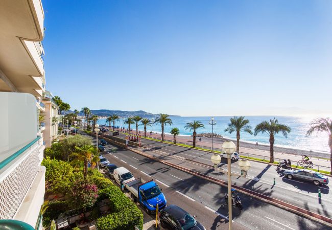 Promenade des Anglais with sea view