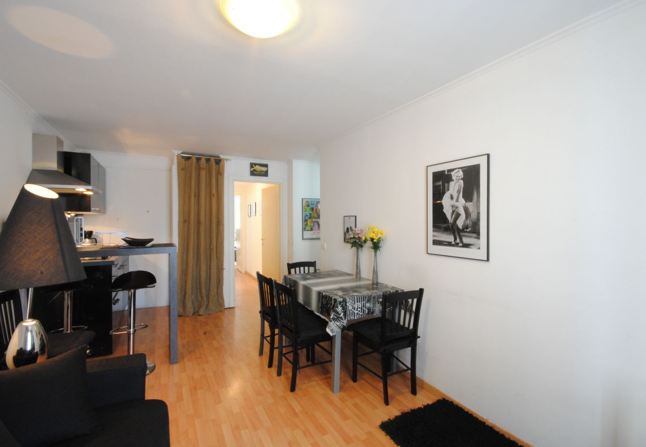 Apartment in Cannes - Logement pour 3 personne à 1min de la Gare  RET29