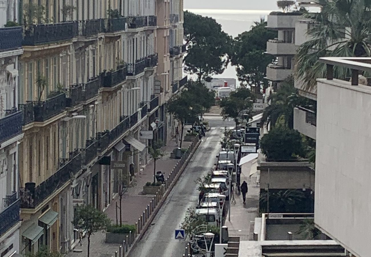 Apartment in Cannes - 2 pièces terrasse aperçu mer / NAF568