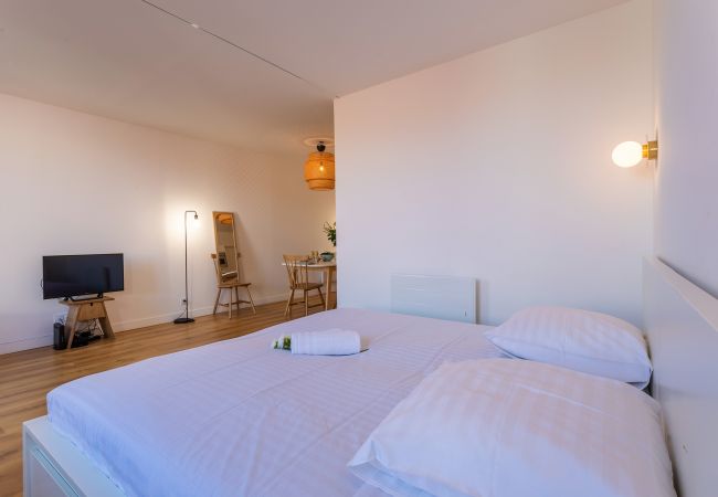 Studio in Cannes - GOLD2025 / Spacieux lumineux Studio central Studio in Cannes - GOLD2025 / Spacieux lumineux Studio central