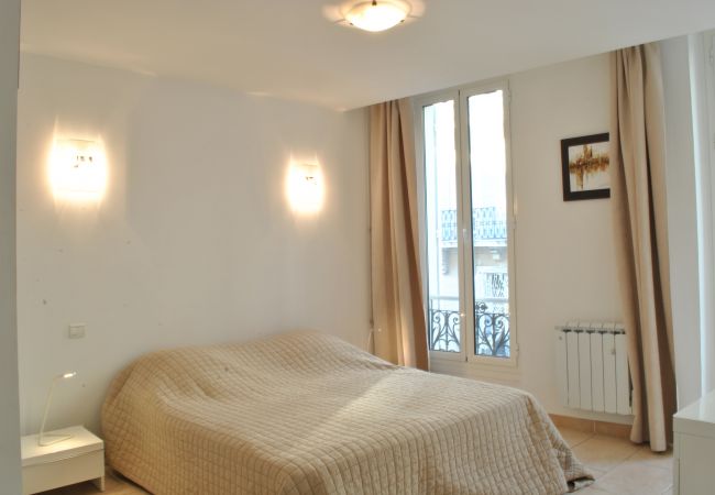 Apartment in Cannes - Appartement moderne à une rue du Palais/ BODEUX888