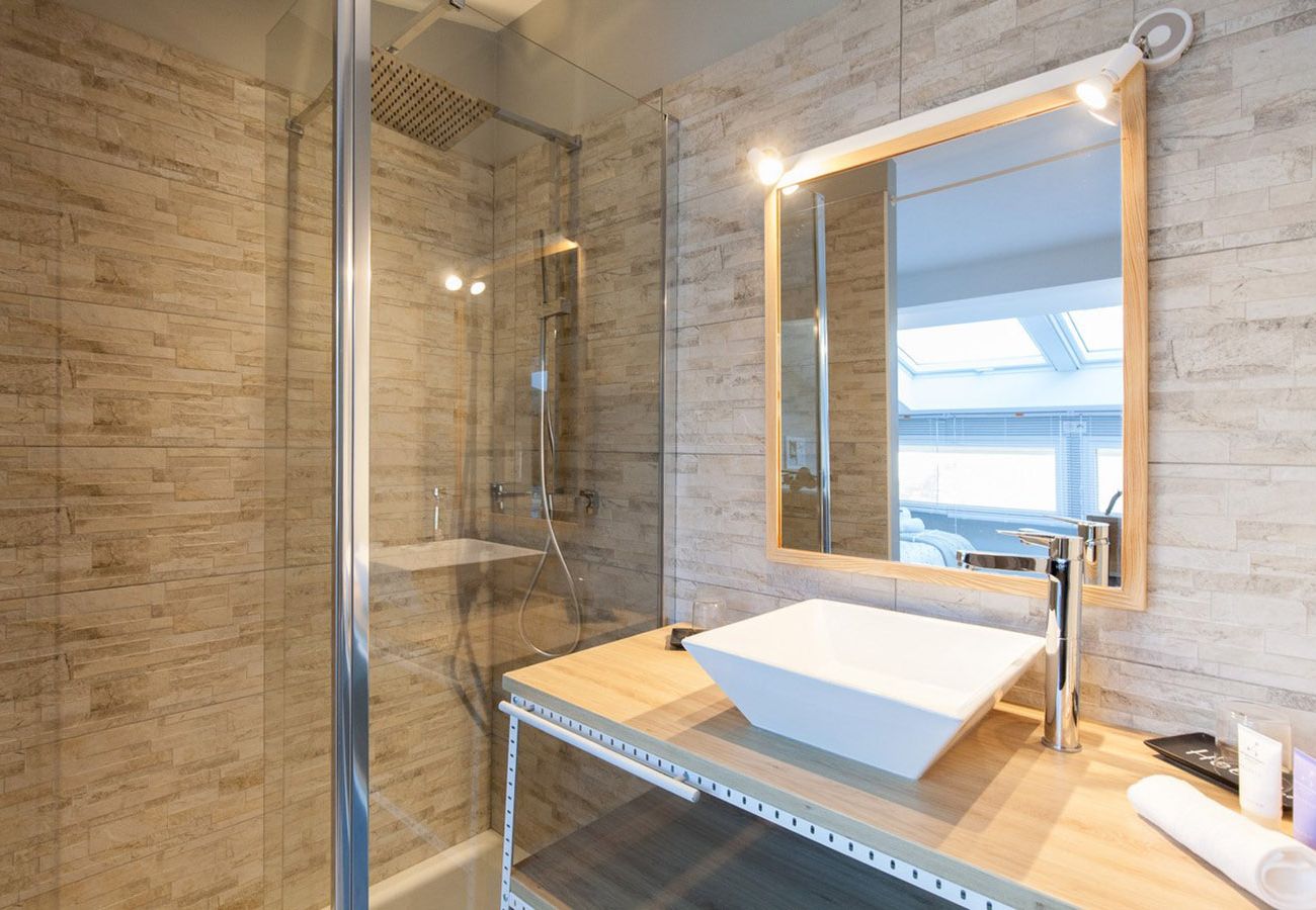 Apartment in Cannes - SUF3110  Beau 3 pièces moderne terrasse bien équip