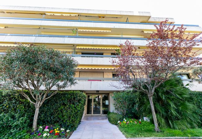 Apartment in Juan-les-Pins - LE CHATEAU DE LA PINEDE AP4198 Apartment in Juan-les-Pins - LE CHATEAU DE LA PINEDE AP4198