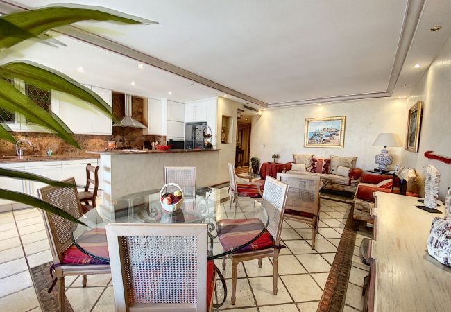 Apartment in Cannes - Bel appartement à deux pas du Palais / NES1198