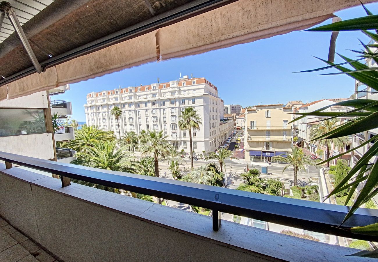 Apartment in Cannes - Belle Résidence 3 pièces terrasse / NES1198