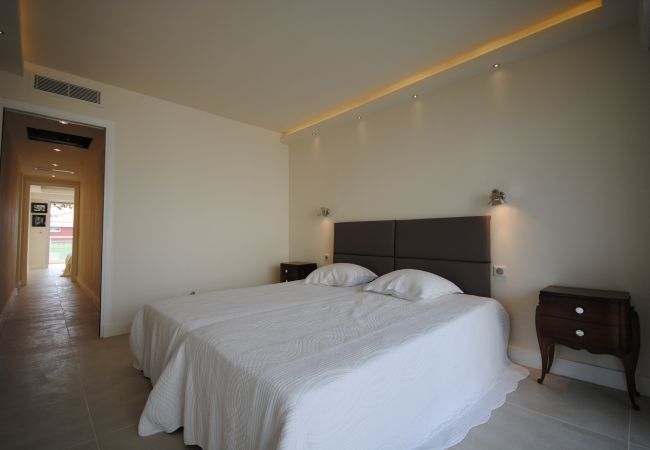 Apartment in Cannes - TUI1376 / Superbe apt terrasse vue mer Palm Beach Apartment in Cannes - TUI1376 / Superbe apt terrasse vue mer Palm Beach