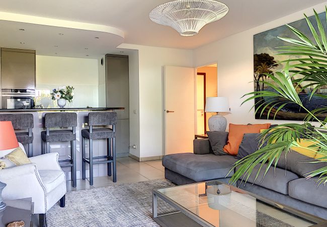Apartment in Nice - DOMAINE DES ROSES AP4222 by Riviera Holiday Homes Apartment in Nice - DOMAINE DES ROSES AP4222 by Riviera Holiday Homes