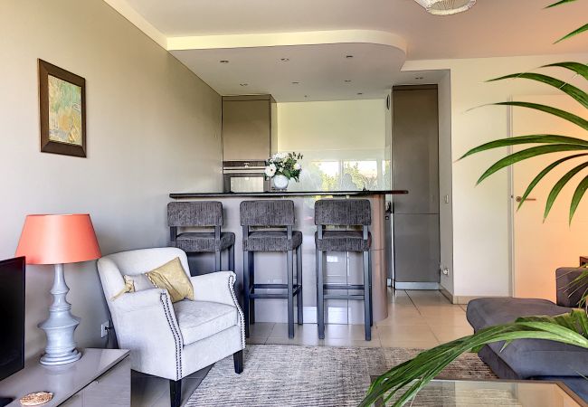 Apartment in Nice - DOMAINE DES ROSES AP4222 by Riviera Holiday Homes Apartment in Nice - DOMAINE DES ROSES AP4222 by Riviera Holiday Homes