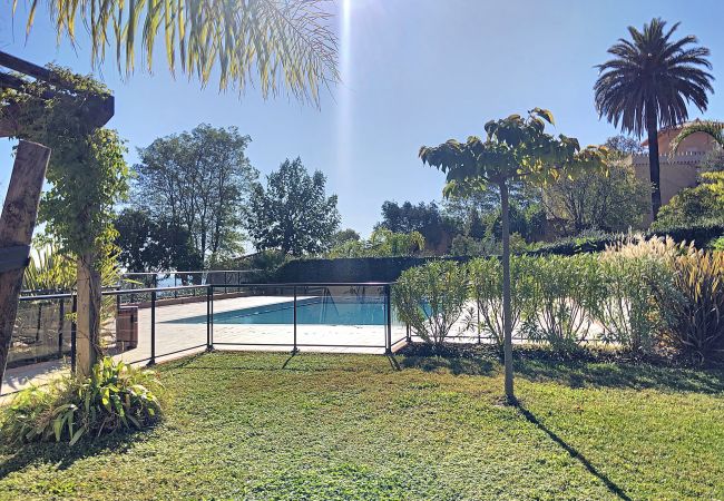 Apartment in Nice - DOMAINE DES ROSES AP4222 by Riviera Holiday Homes Apartment in Nice - DOMAINE DES ROSES AP4222 by Riviera Holiday Homes