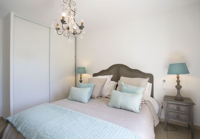 Apartment in Nice - DOMAINE DES ROSES AP4222 by Riviera Holiday Homes Apartment in Nice - DOMAINE DES ROSES AP4222 by Riviera Holiday Homes