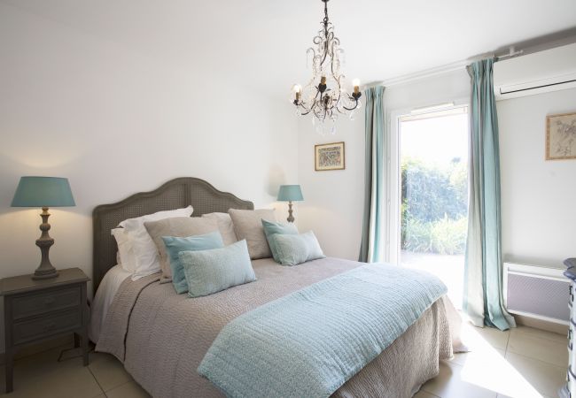 Apartment in Nice - DOMAINE DES ROSES AP4222 by Riviera Holiday Homes Apartment in Nice - DOMAINE DES ROSES AP4222 by Riviera Holiday Homes