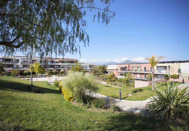 Apartment in Nice - DOMAINE DES ROSES AP4222 by Riviera Holiday Homes Apartment in Nice - DOMAINE DES ROSES AP4222 by Riviera Holiday Homes