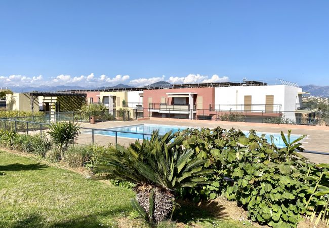 Apartment in Nice - DOMAINE DES ROSES AP4222 by Riviera Holiday Homes Apartment in Nice - DOMAINE DES ROSES AP4222 by Riviera Holiday Homes
