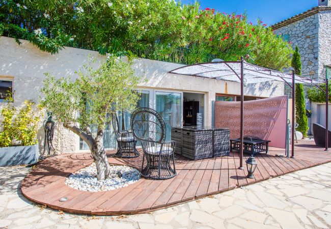 Villa in Mandelieu-la-Napoule - VILLA JUSTINE VI4239 By Riviera Holiday Homes Villa in Mandelieu-la-Napoule - VILLA JUSTINE VI4239 By Riviera Holiday Homes