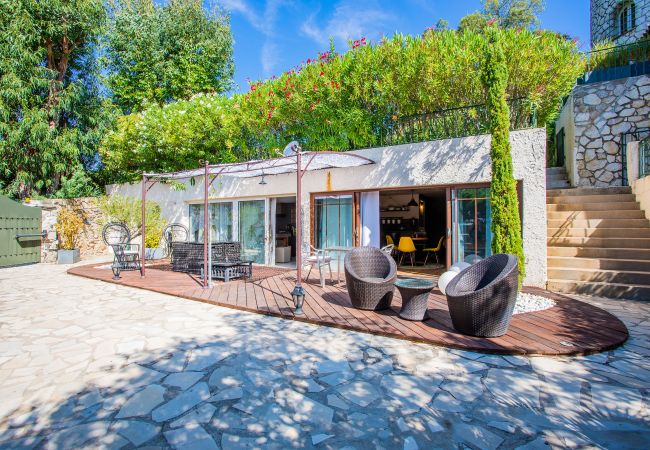 Villa in Mandelieu-la-Napoule - VILLA JUSTINE VI4239 By Riviera Holiday Homes Villa in Mandelieu-la-Napoule - VILLA JUSTINE VI4239 By Riviera Holiday Homes