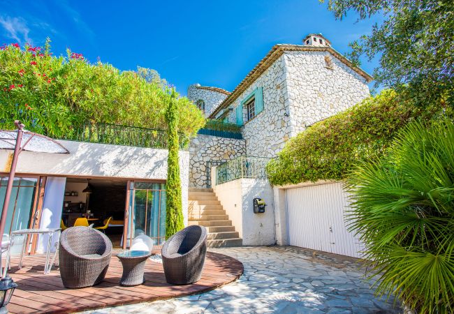 Villa in Mandelieu-la-Napoule - VILLA JUSTINE VI4239 By Riviera Holiday Homes Villa in Mandelieu-la-Napoule - VILLA JUSTINE VI4239 By Riviera Holiday Homes