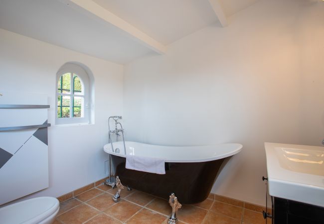 Villa in Mandelieu-la-Napoule - VILLA JUSTINE VI4239 By Riviera Holiday Homes Villa in Mandelieu-la-Napoule - VILLA JUSTINE VI4239 By Riviera Holiday Homes