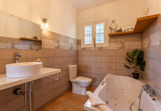 Villa in Mandelieu-la-Napoule - VILLA JUSTINE VI4239 By Riviera Holiday Homes Villa in Mandelieu-la-Napoule - VILLA JUSTINE VI4239 By Riviera Holiday Homes