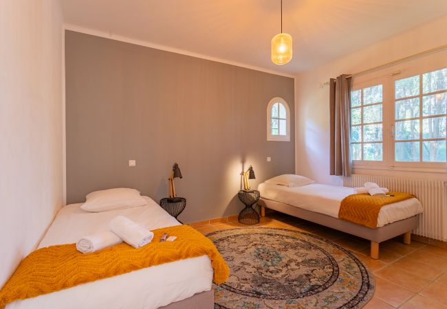 Villa in Mandelieu-la-Napoule - VILLA JUSTINE VI4239 By Riviera Holiday Homes Villa in Mandelieu-la-Napoule - VILLA JUSTINE VI4239 By Riviera Holiday Homes