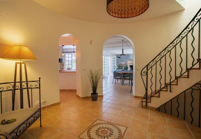Villa in Mandelieu-la-Napoule - VILLA JUSTINE VI4239 By Riviera Holiday Homes Villa in Mandelieu-la-Napoule - VILLA JUSTINE VI4239 By Riviera Holiday Homes