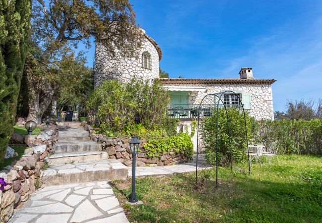 Villa in Mandelieu-la-Napoule - VILLA JUSTINE VI4239 By Riviera Holiday Homes Villa in Mandelieu-la-Napoule - VILLA JUSTINE VI4239 By Riviera Holiday Homes