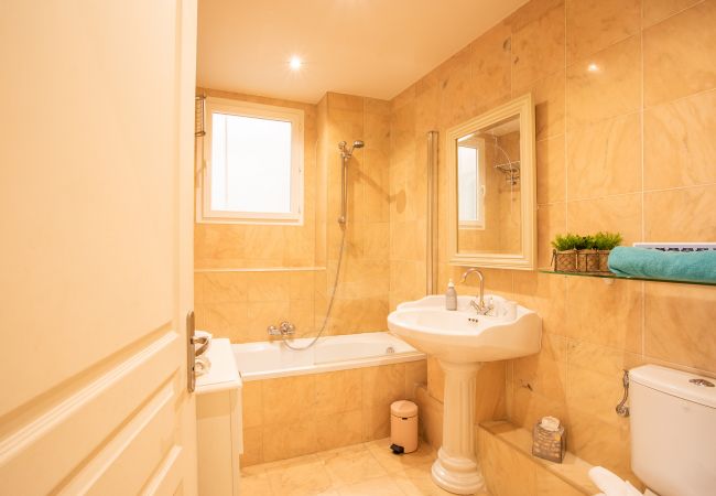 Apartment in Nice - LE FOCH AP4244 By Riviera Holiday Homes Apartment in Nice - LE FOCH AP4244 By Riviera Holiday Homes