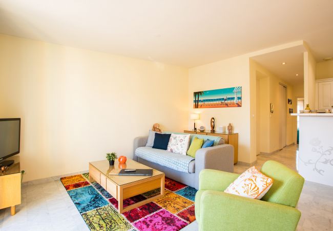 Living room in apartment in Nice