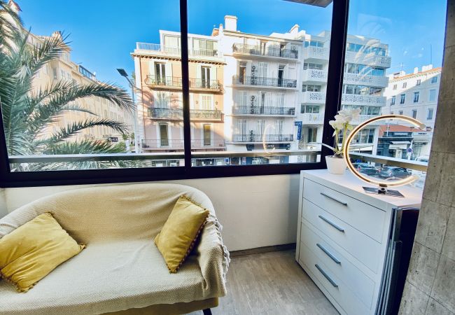 Studio in Cannes - Studio 2mn Croisette plages / CHA512