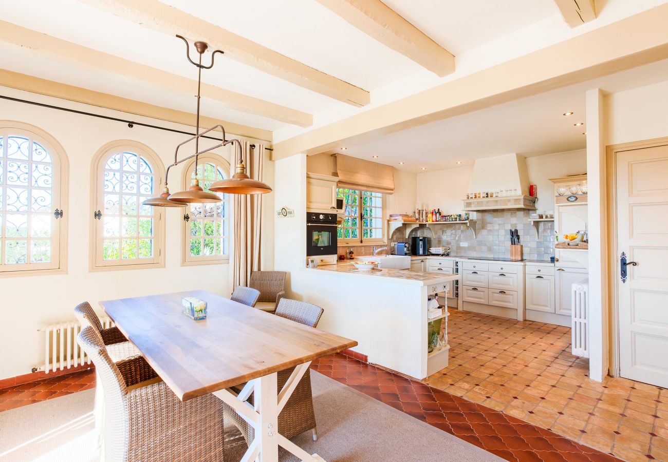 Villa in Roquefort-les-Pins - Villa Les Feuillets  VI4250 by Riviera Holiday Hom